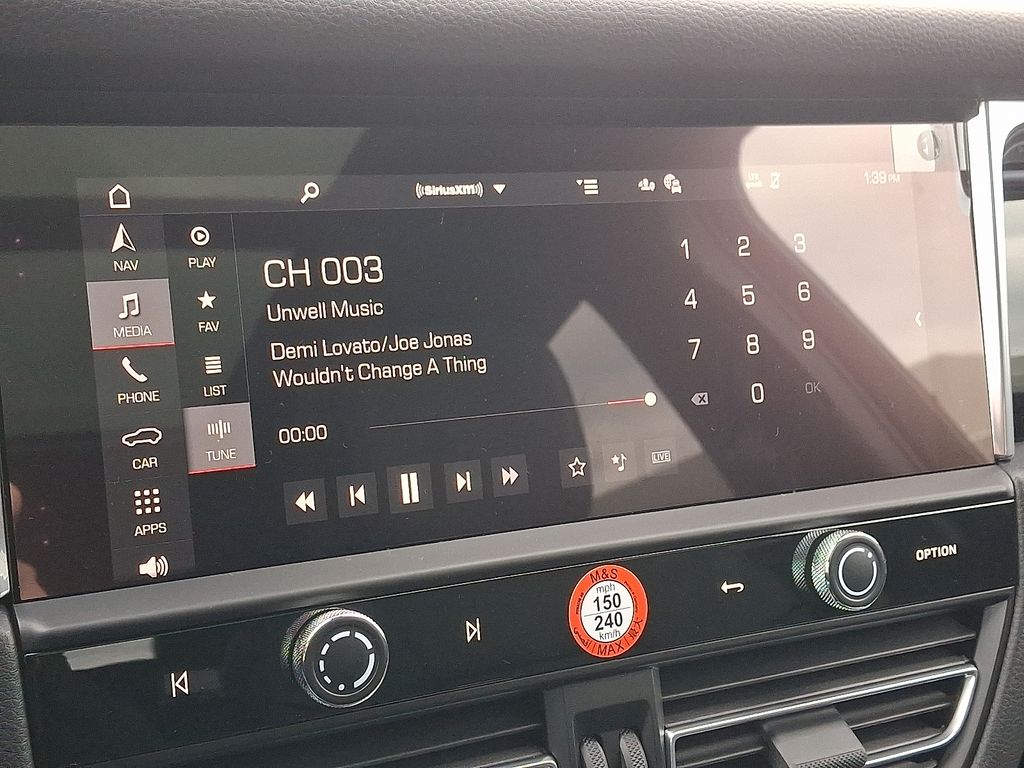 Thumbnail: 2026 Porsche Macan - 21