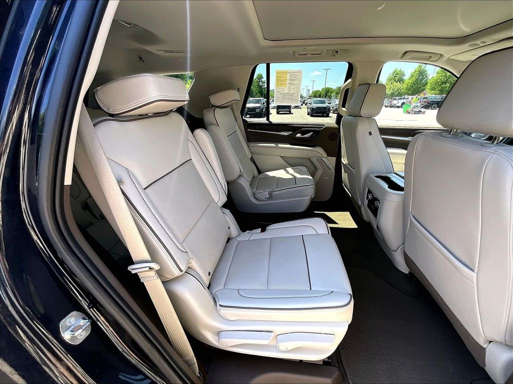 2022 GMC Yukon — photo 16
