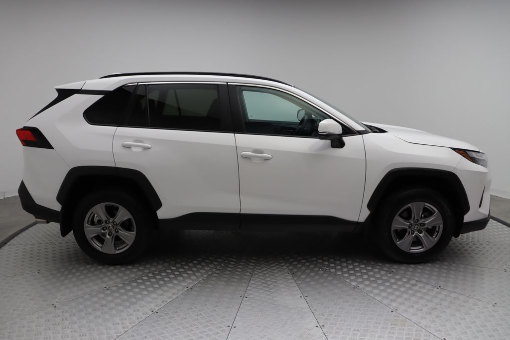 2024 Toyota RAV4 XLE 7