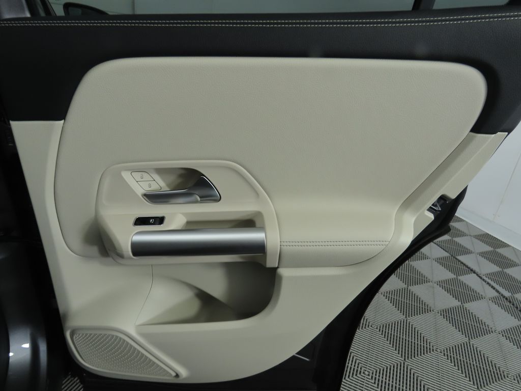 Thumbnail: 2025 Mercedes-Benz GLA - 27