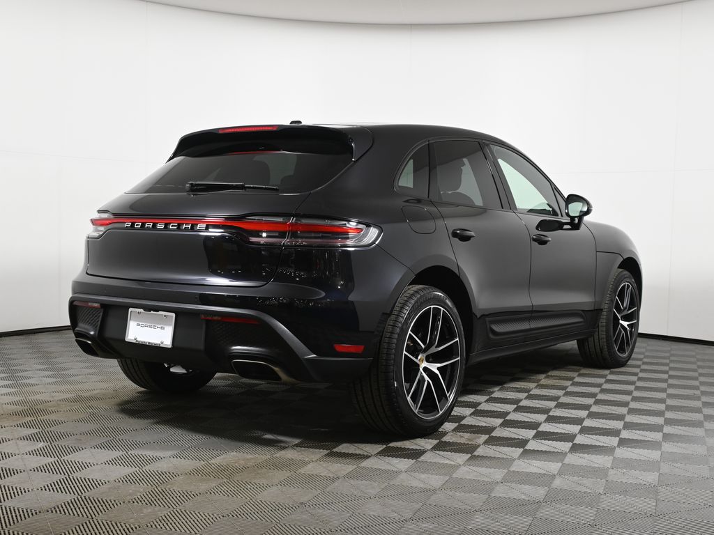 Thumbnail: 2022 Porsche Macan - 7