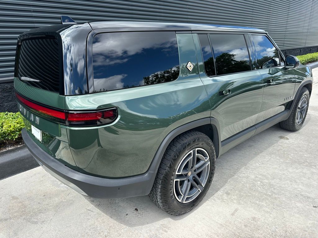 Thumbnail: 2025 Rivian R1S - 9