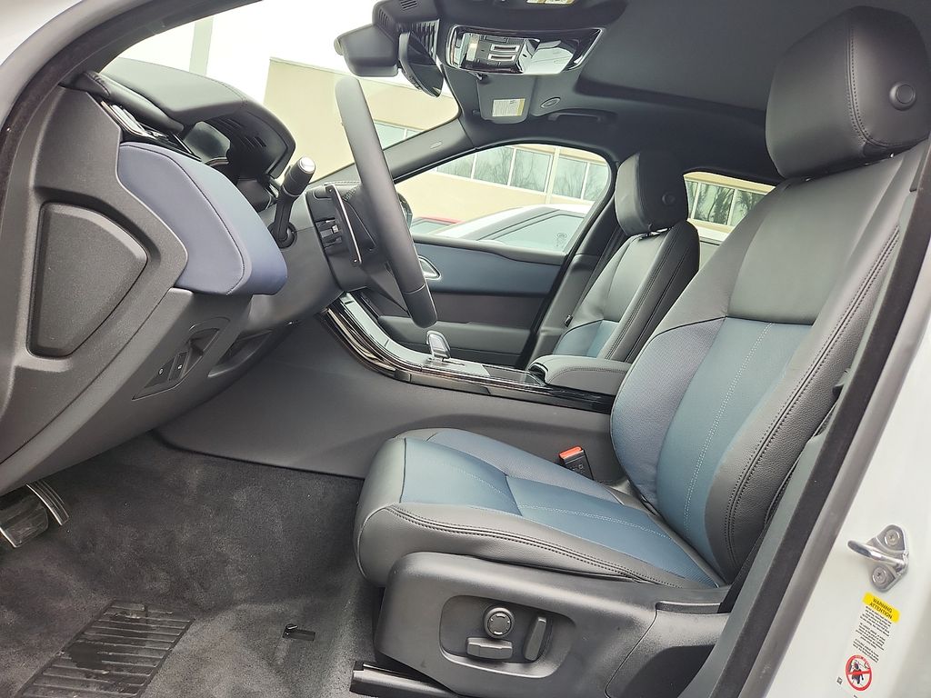 Thumbnail: 2026 Land Rover Range Rover Velar - 6