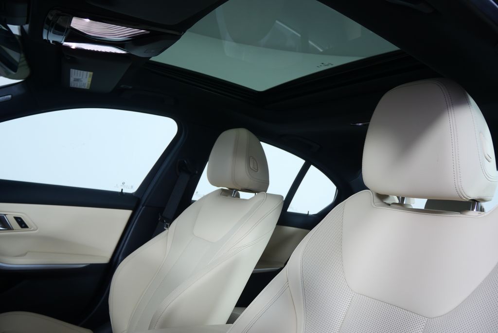 Thumbnail: 2024 BMW 3 Series - 12