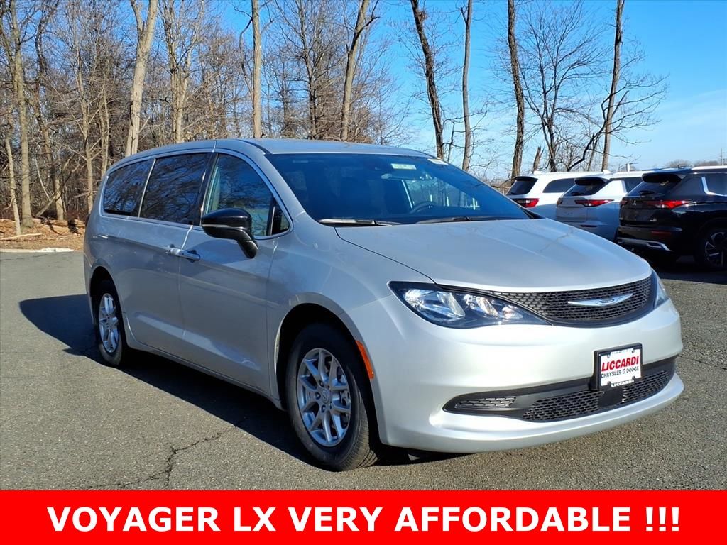 2026 Chrysler Voyager LX FWD
