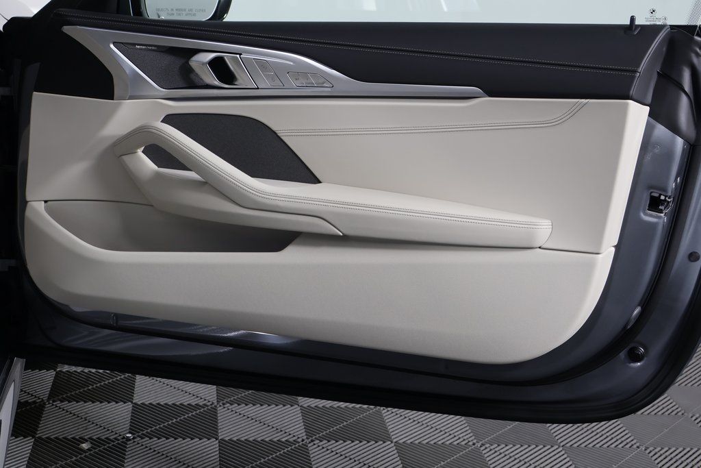 Thumbnail: 2026 BMW 8 Series - 13