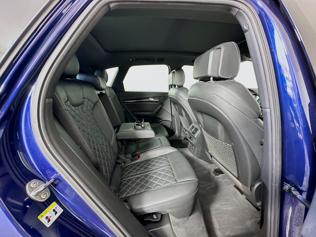 Thumbnail: 2020 Audi SQ5 - 29