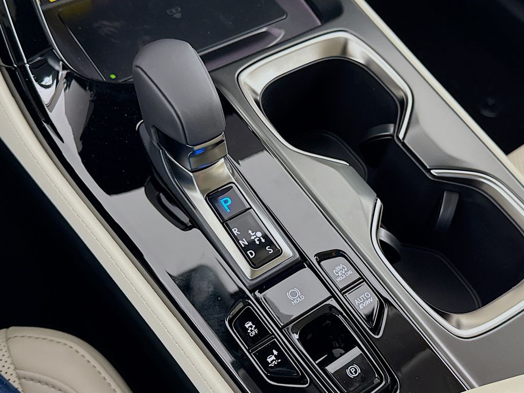 2025 Lexus NX Hybrid 450h+ 15