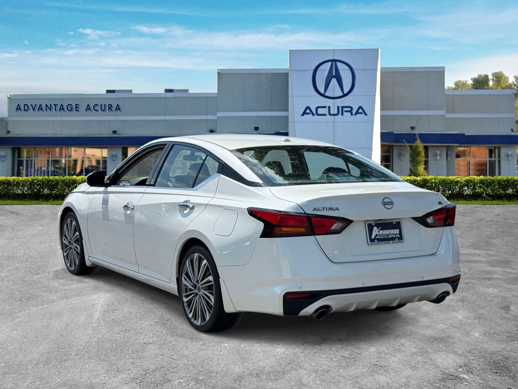 Used 2024 Nissan Altima Sedan