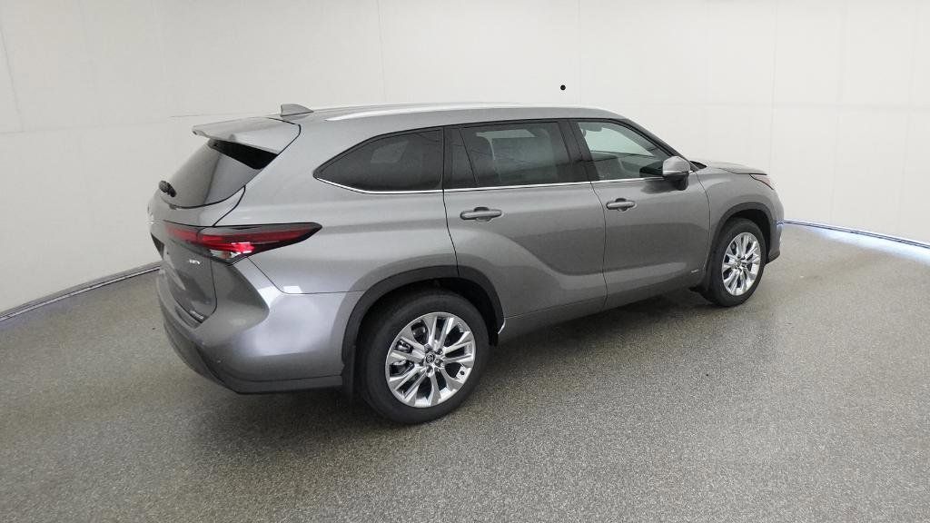 Thumbnail: 2025 Toyota Highlander - 25