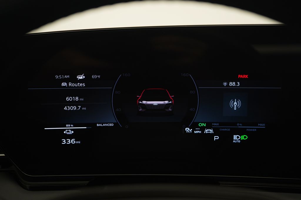 Thumbnail: 2025 Audi e-tron - 10