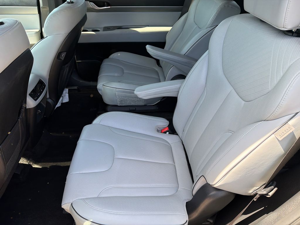 Used 2025 White Hyundai SEL image 20