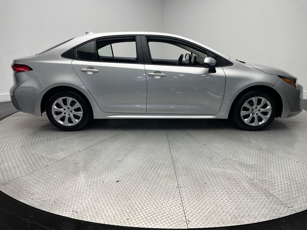 Thumbnail: 2025 Toyota Corolla - 4