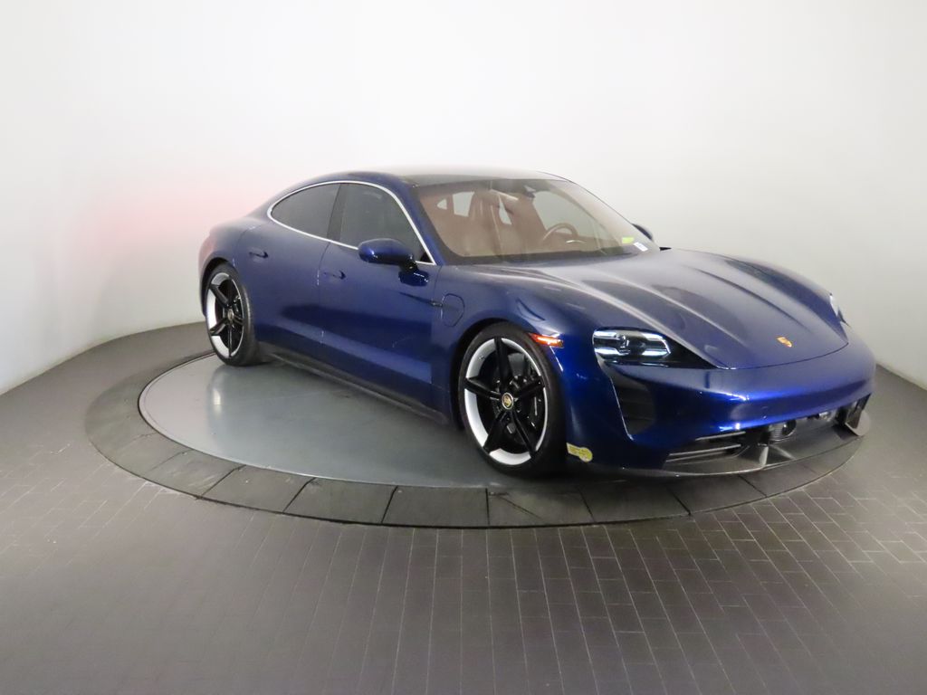 Thumbnail: 2021 Porsche Taycan - 9