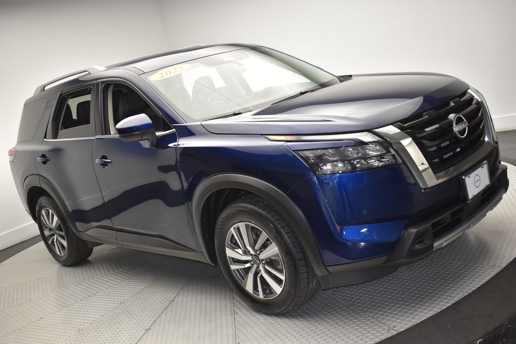 Thumbnail: 2025 Nissan Pathfinder - 3