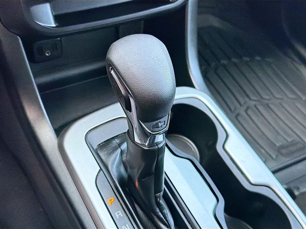 Used 2022 Gray Chevrolet LT image 16