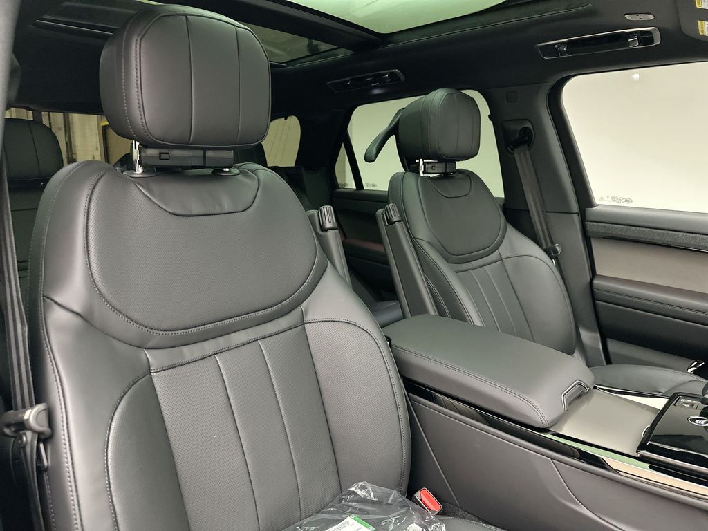 Thumbnail: 2027 Land Rover Range Rover Sport - 6