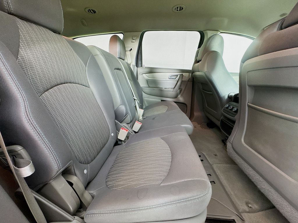 2015 Chevrolet Traverse LS photo