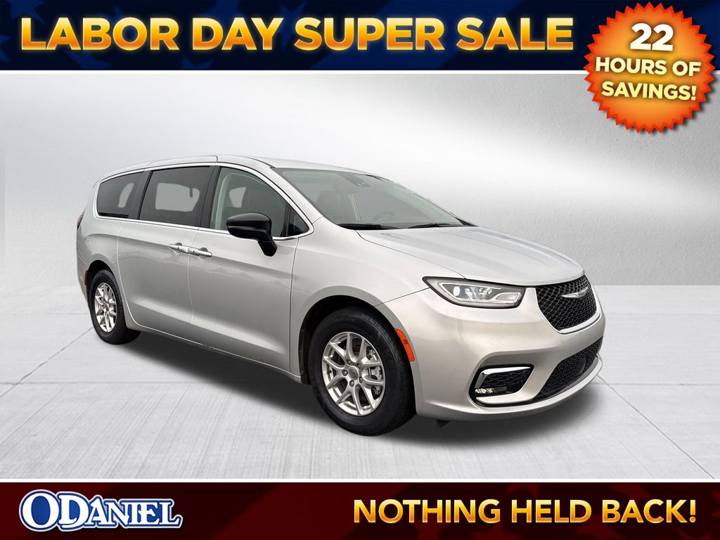  2024 Chrysler Pacifica Touring L FWD   