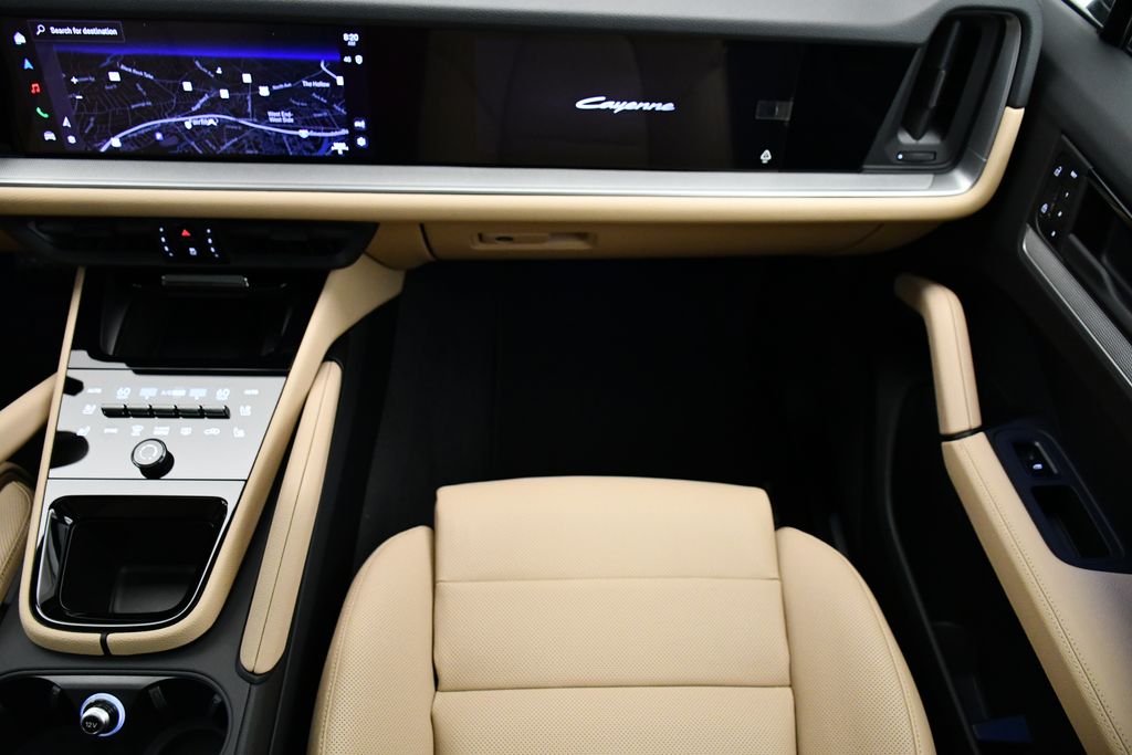 Thumbnail: 2025 Porsche Cayenne - 23