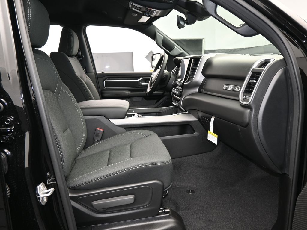 New 2026 Diamond Black Crystal Pearlcoat Ram Big Horn/Lone Star image 43