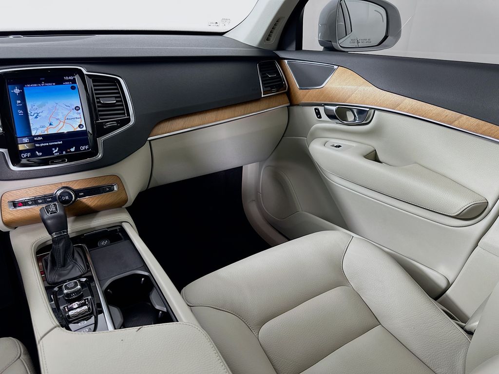 Thumbnail: 2021 Volvo XC90 - 24