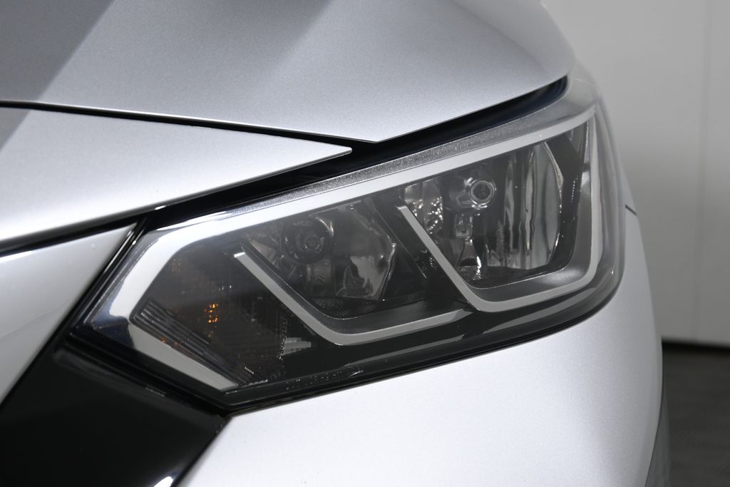 Thumbnail: 2020 Nissan Sentra - 11