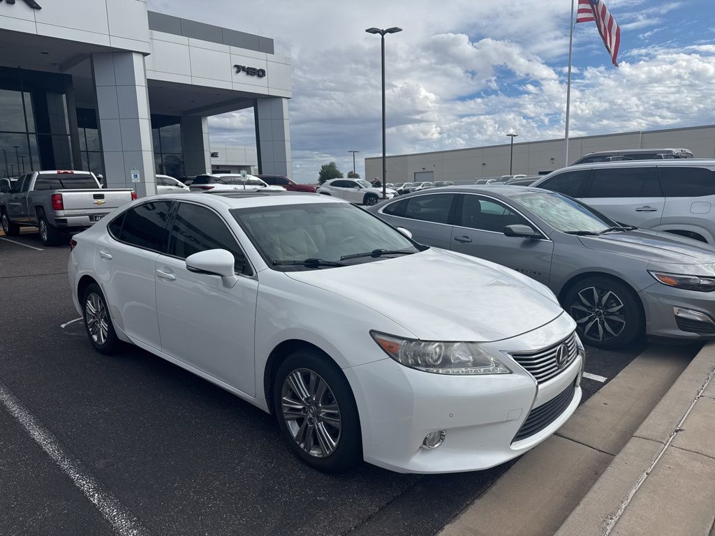 Thumbnail: 2013 Lexus ES - 3