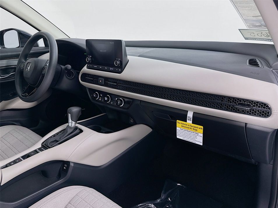 2025 Honda HR-V LX photo