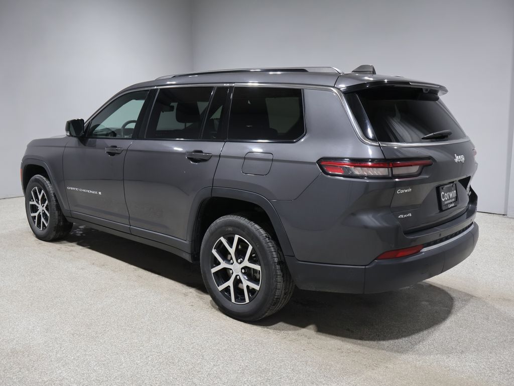 View vehicle photo 4