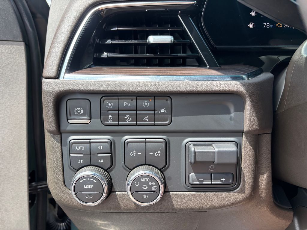 Used Car 2025 Chevrolet Suburban  Z71 For Sale Under $70,000 In Austin, Texas