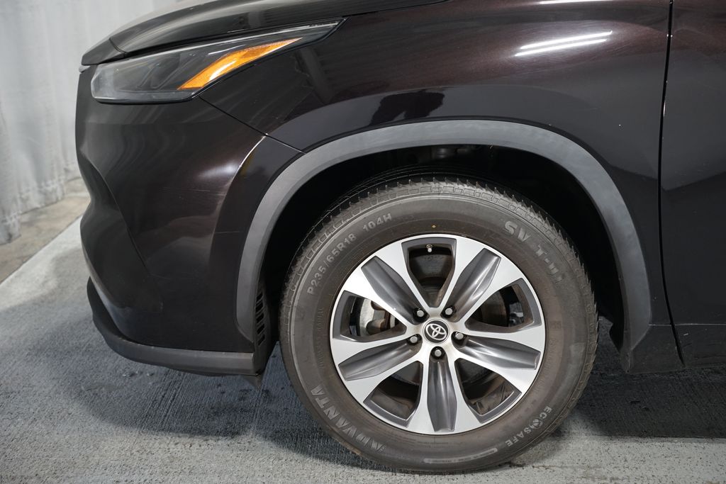 Thumbnail: 2022 Toyota Highlander - 5