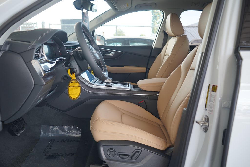 Thumbnail: 2026 Audi Q7 - 6