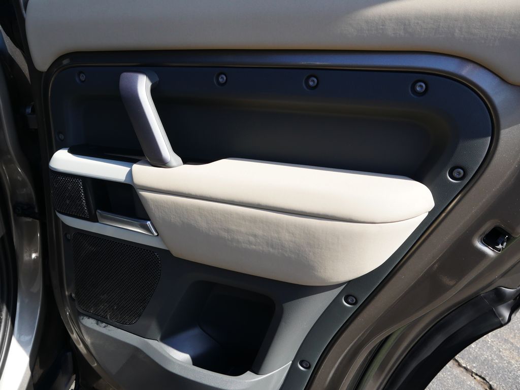 Thumbnail: 2023 Land Rover Defender - 24