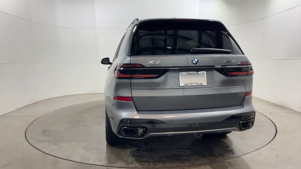 Thumbnail: 2026 BMW X7 - 7