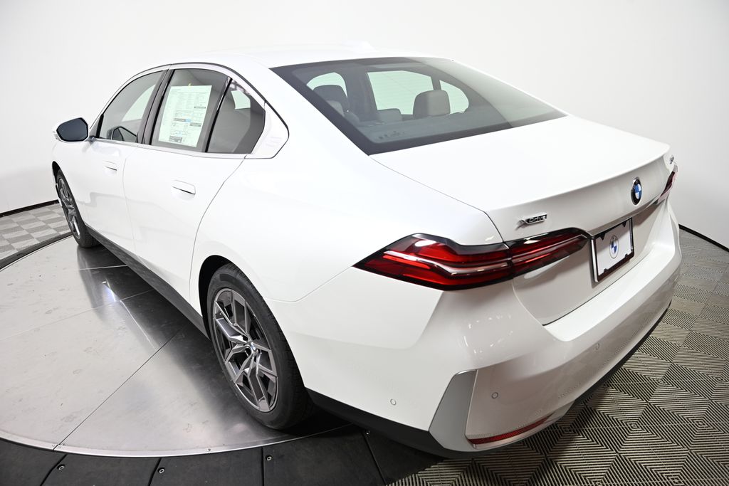 Thumbnail: 2026 BMW 5 Series - 3