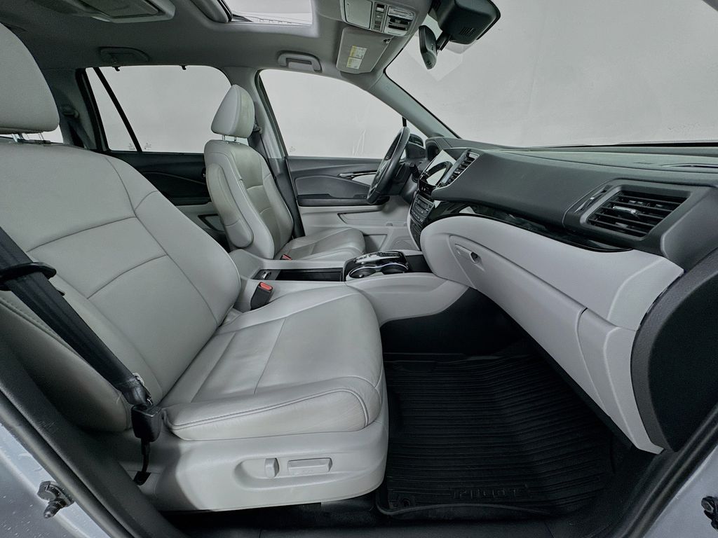 Used Car 2019 Honda Pilot  Touring For Sale Under $25,000 In Austin, Texas