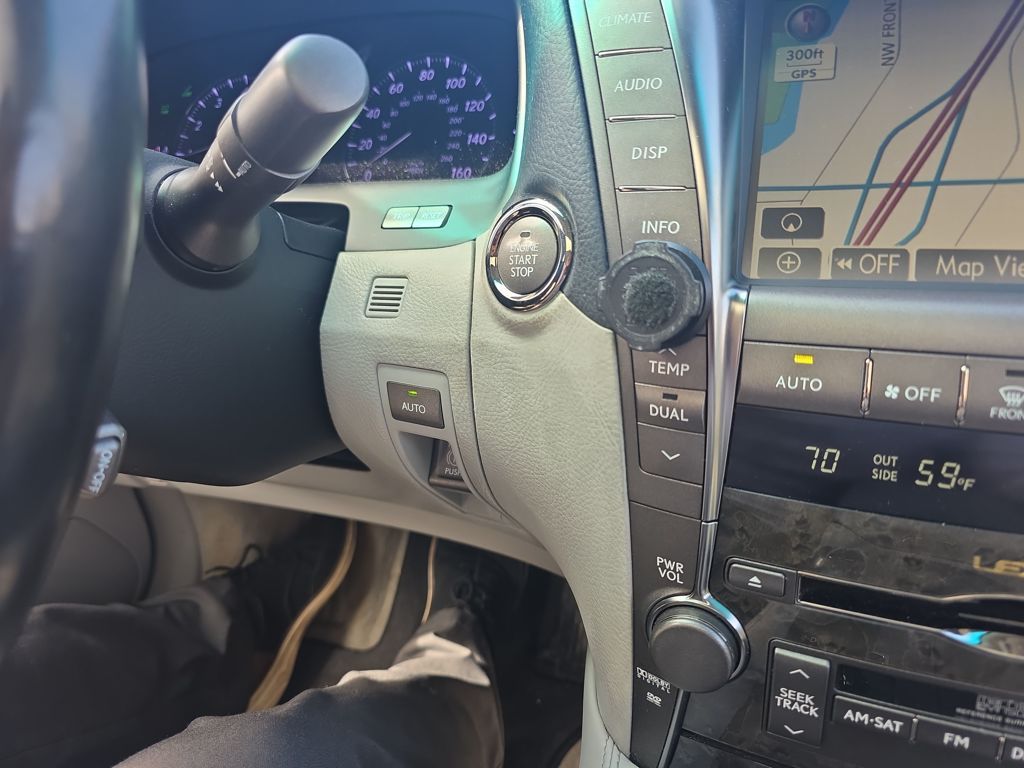 Used 2009  Lexus 460 image 34