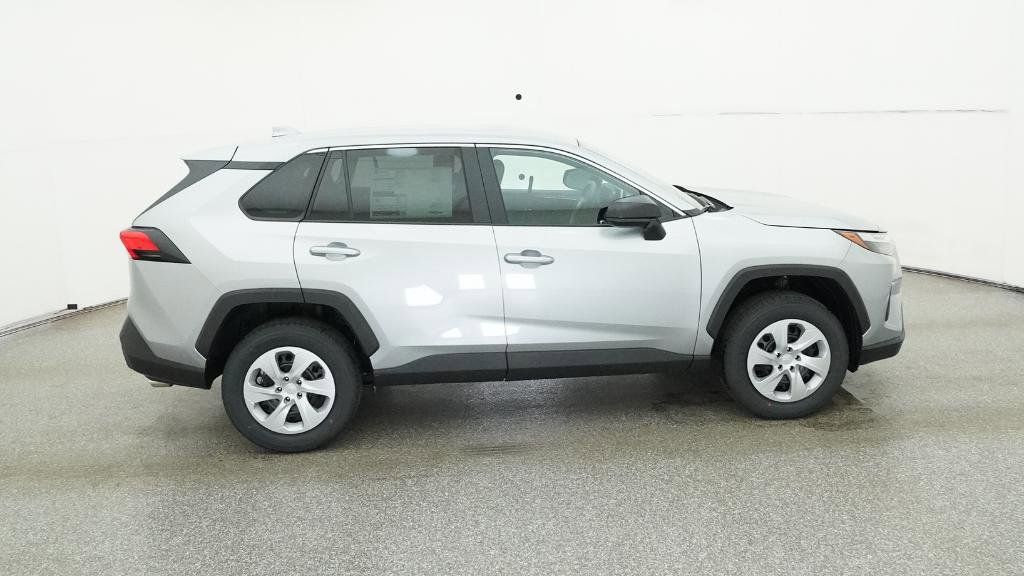 2025 Toyota RAV4 LE 14