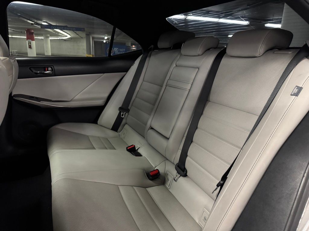 2015 Lexus IS 250 photo 16