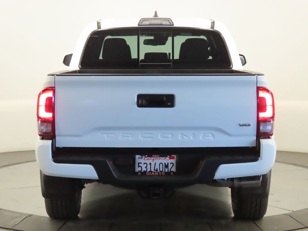 Thumbnail: 2018 Toyota Tacoma - 6