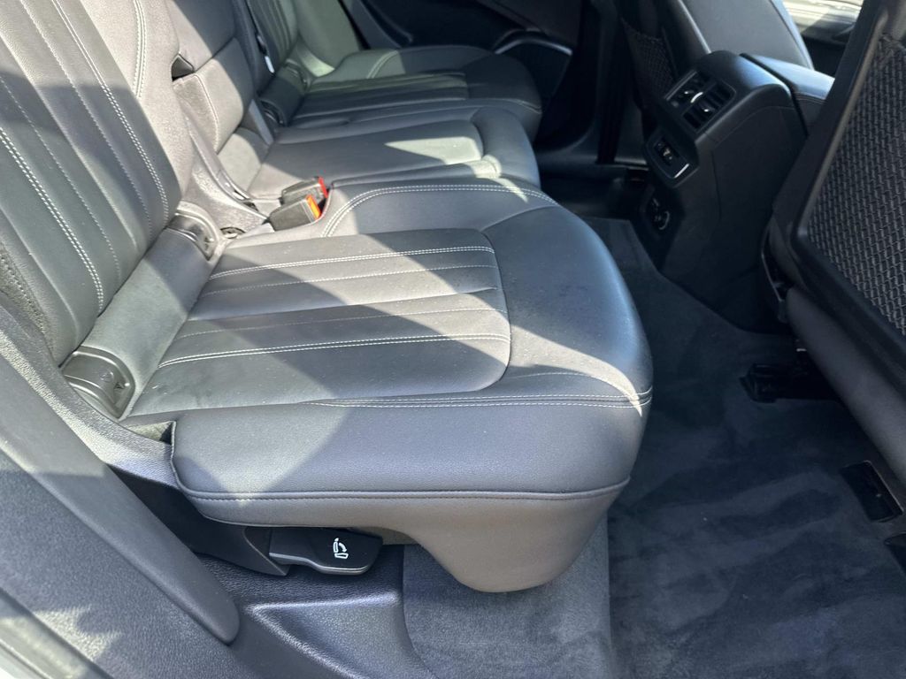 Thumbnail: 2021 Audi Q5 - 25