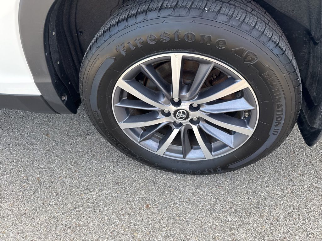 2019 Toyota Highlander XLE photo 5