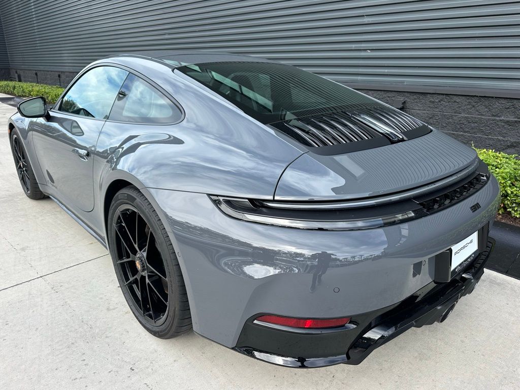 Thumbnail: 2026 Porsche 911 - 3