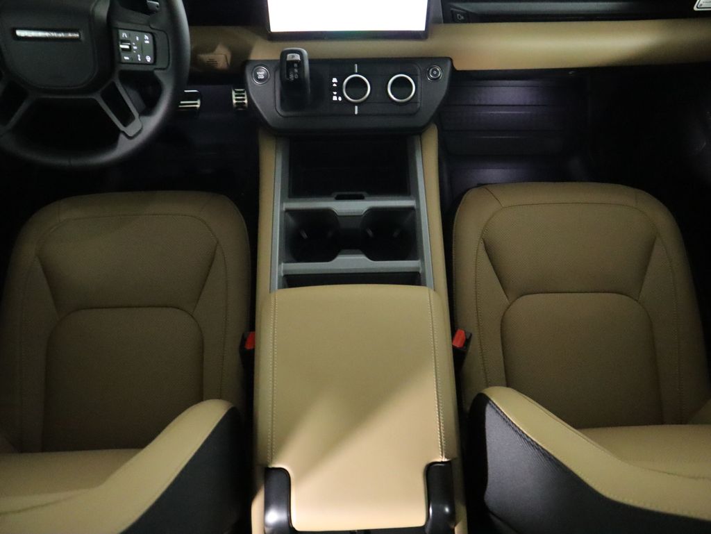 Thumbnail: 2025 Land Rover Defender - 18