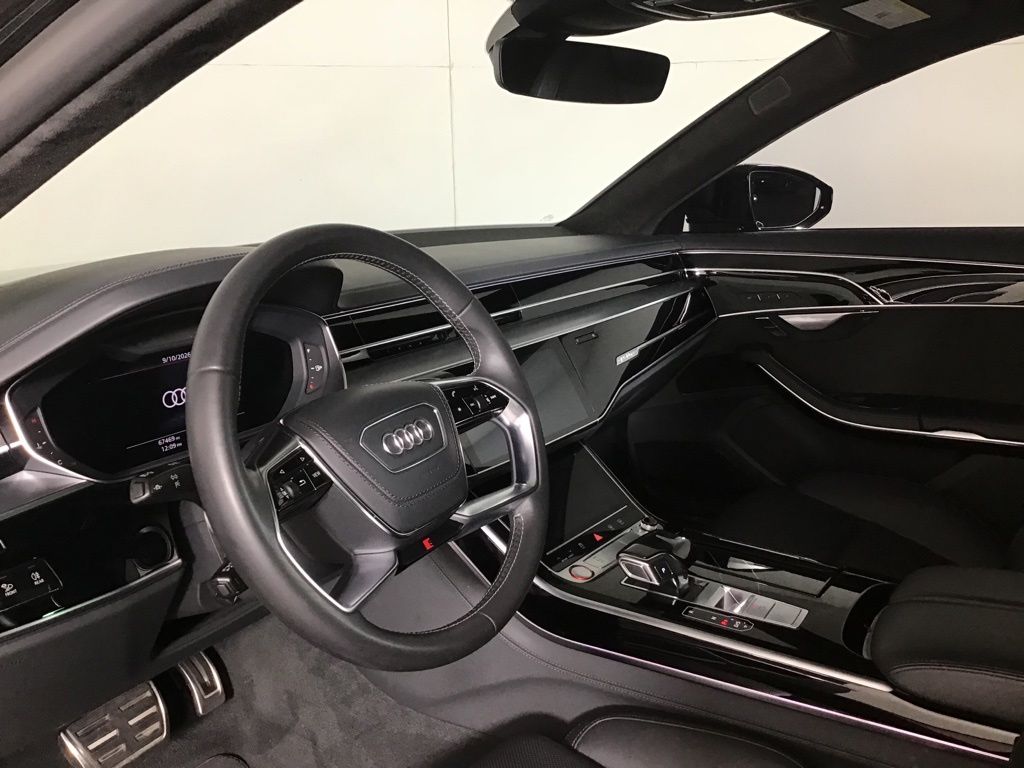 Used 2020 Black Audi 4.0T image 4