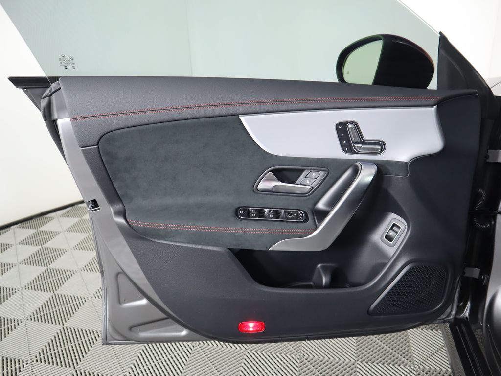 2025 Mercedes-Benz CLA 250 25