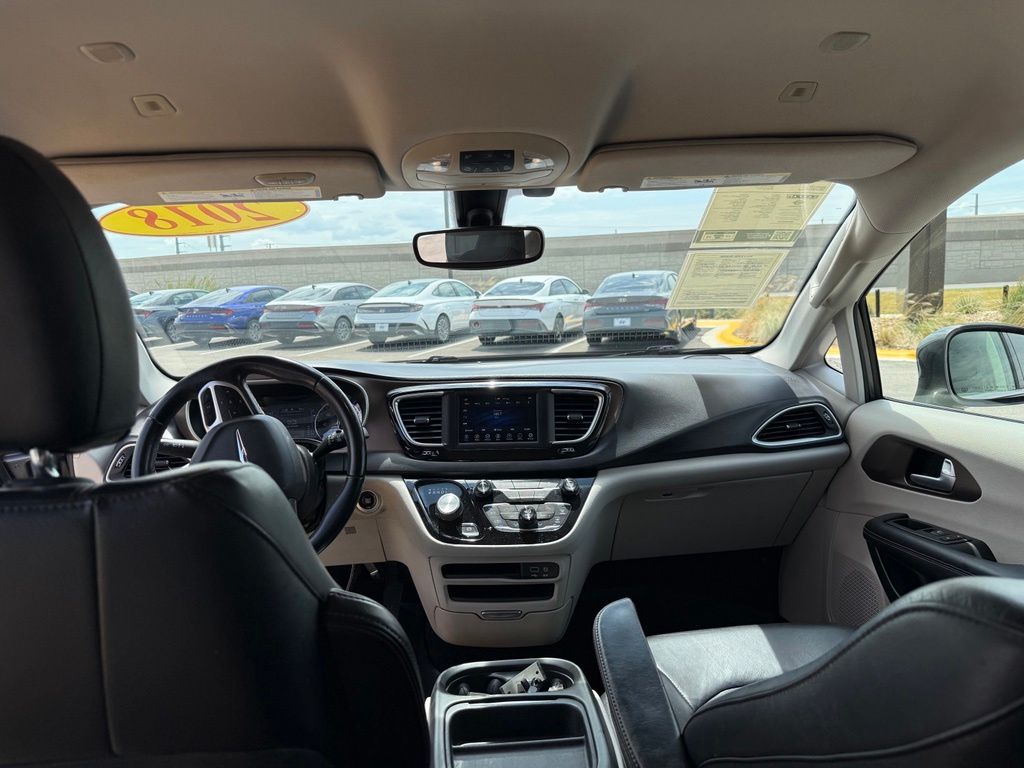 Thumbnail: 2018 Chrysler Pacifica - 25