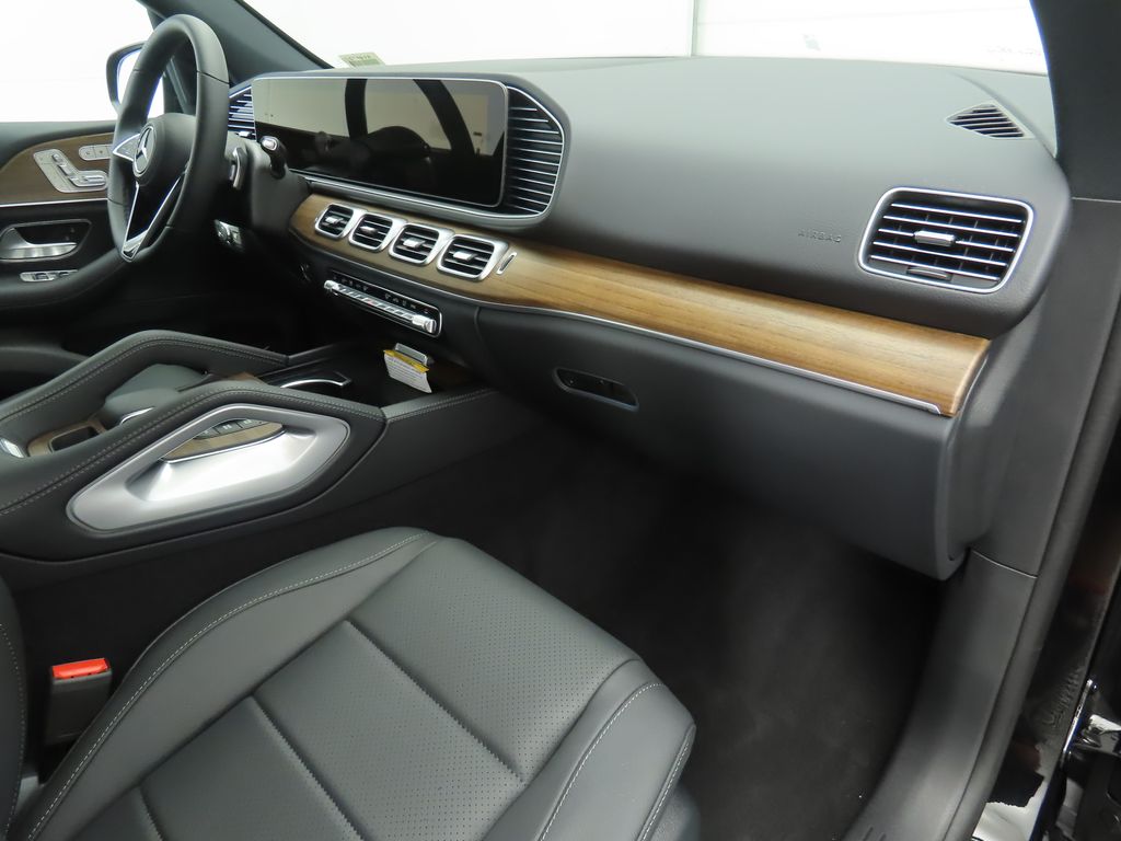 Thumbnail: 2025 Mercedes-Benz GLE - 19