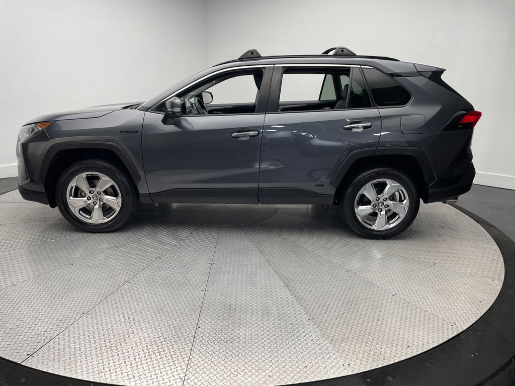 Thumbnail: 2021 Toyota RAV4 - 8